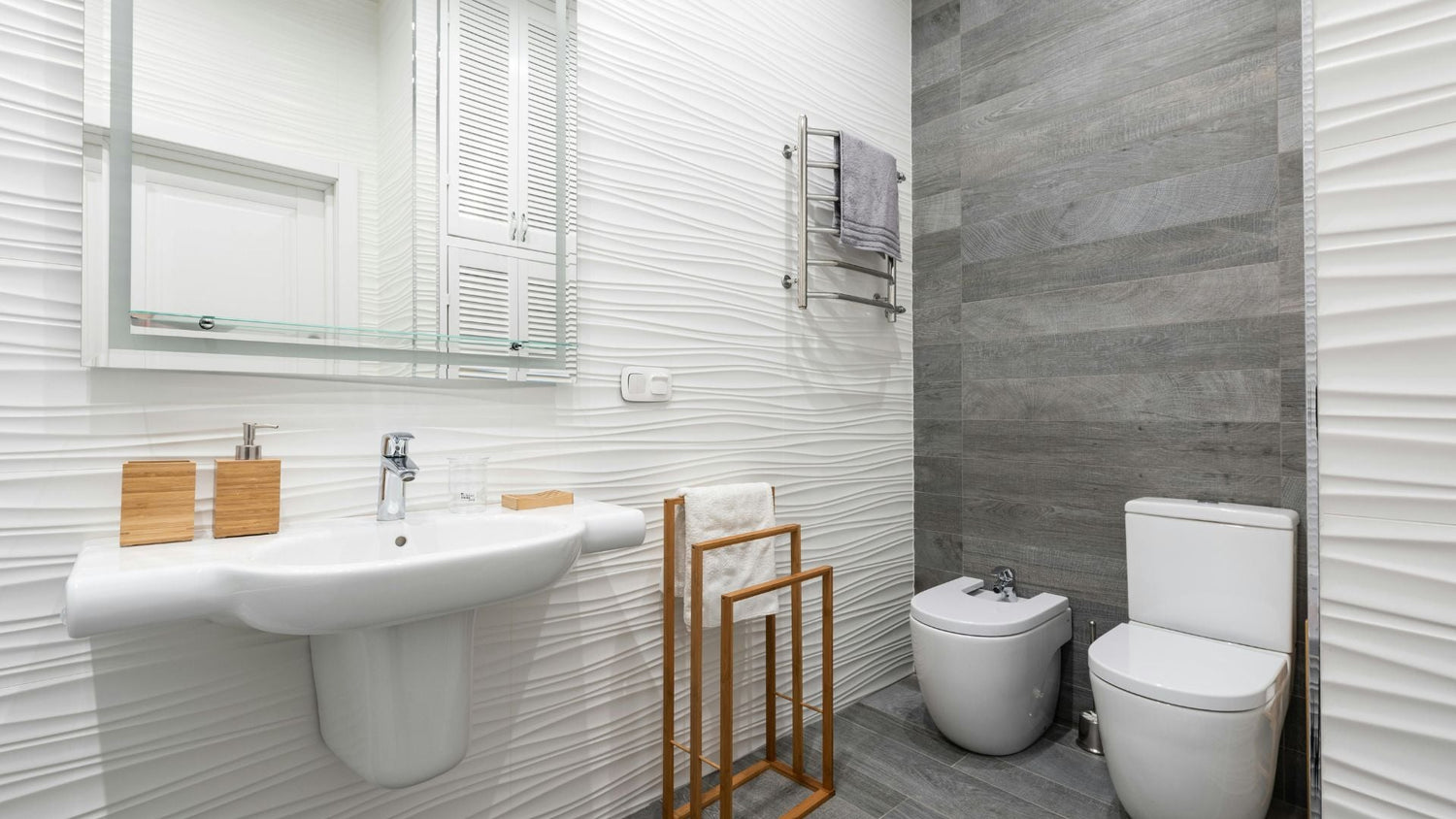 Bidet vs Toilet Paper: Which One is Better?